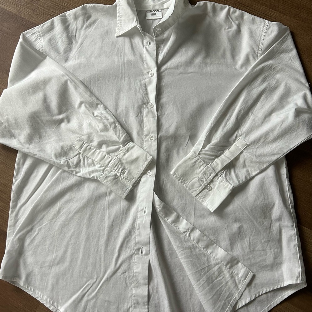 32 Degrees Women's White Oversized Button Down Shirt